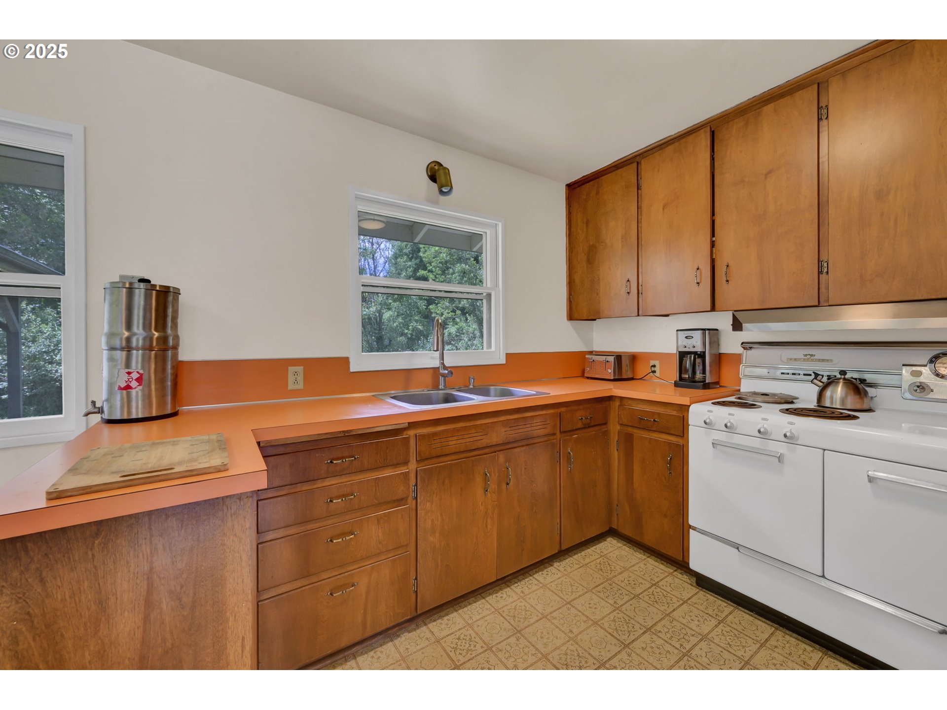 1466 Elkay DR