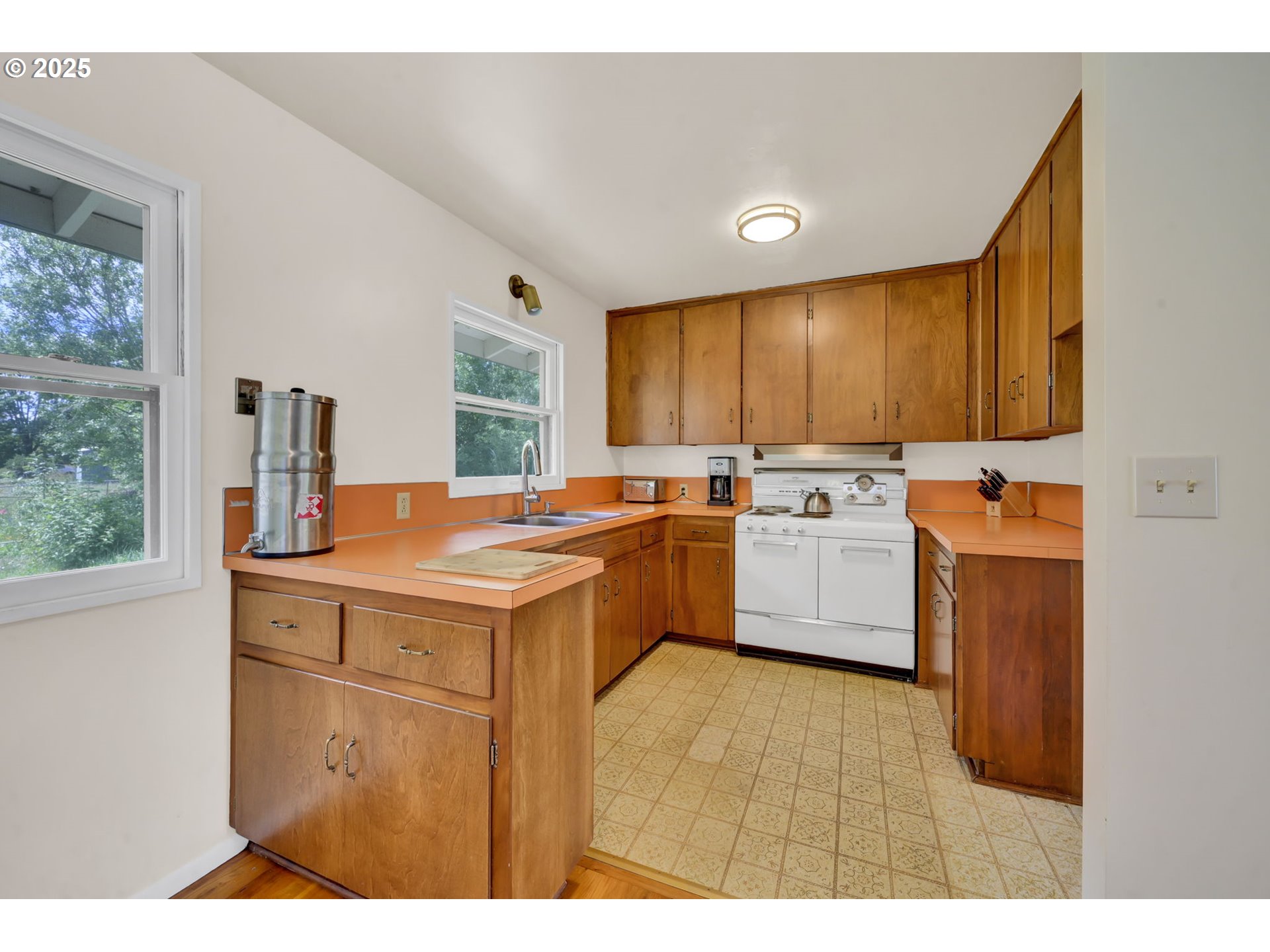 1466 Elkay DR
