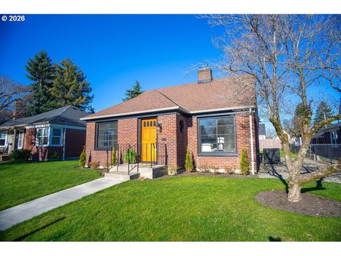 118 E 38TH ST Vancouver WA 98663