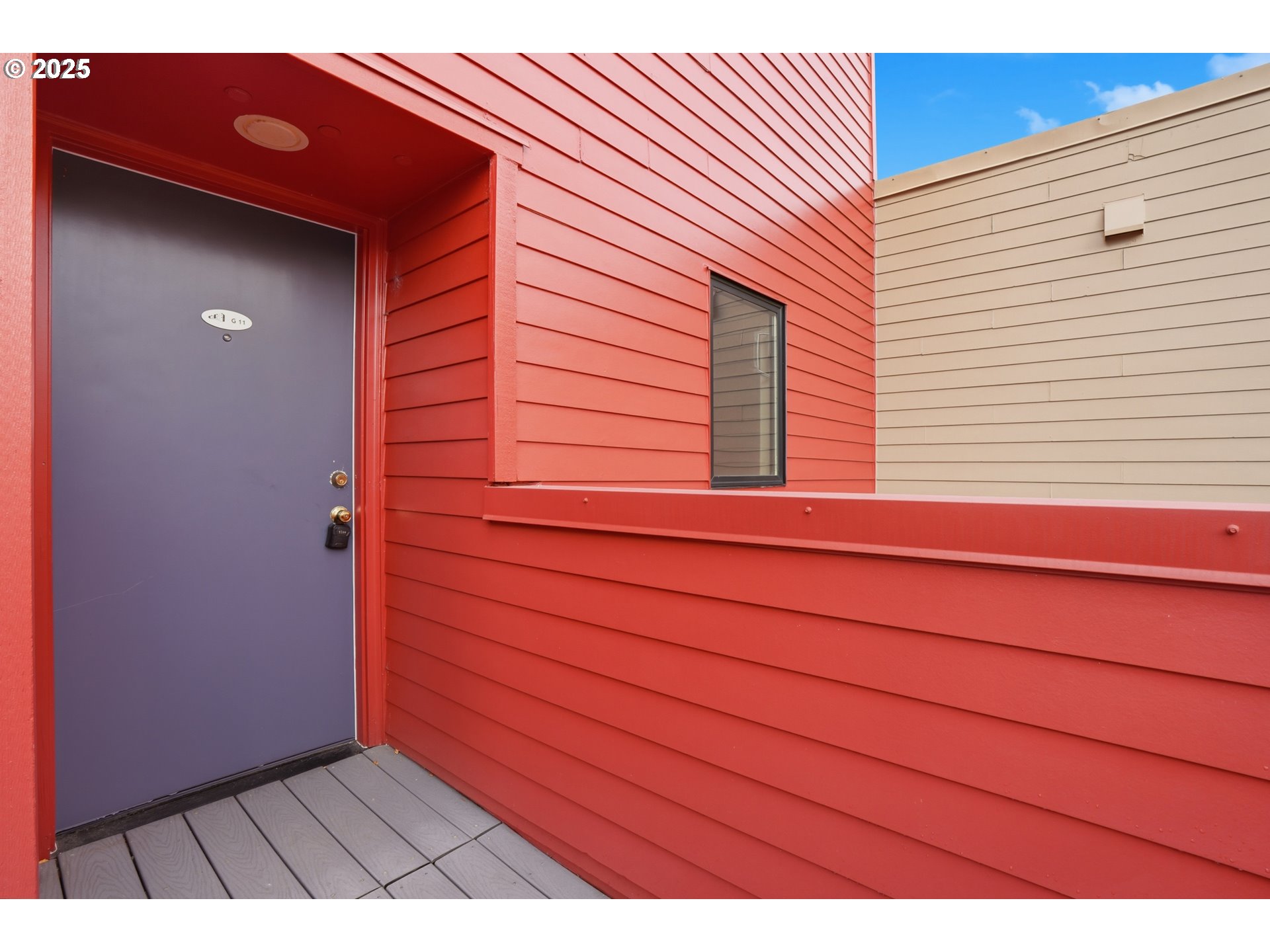 820 NW NAITO PKWY G11