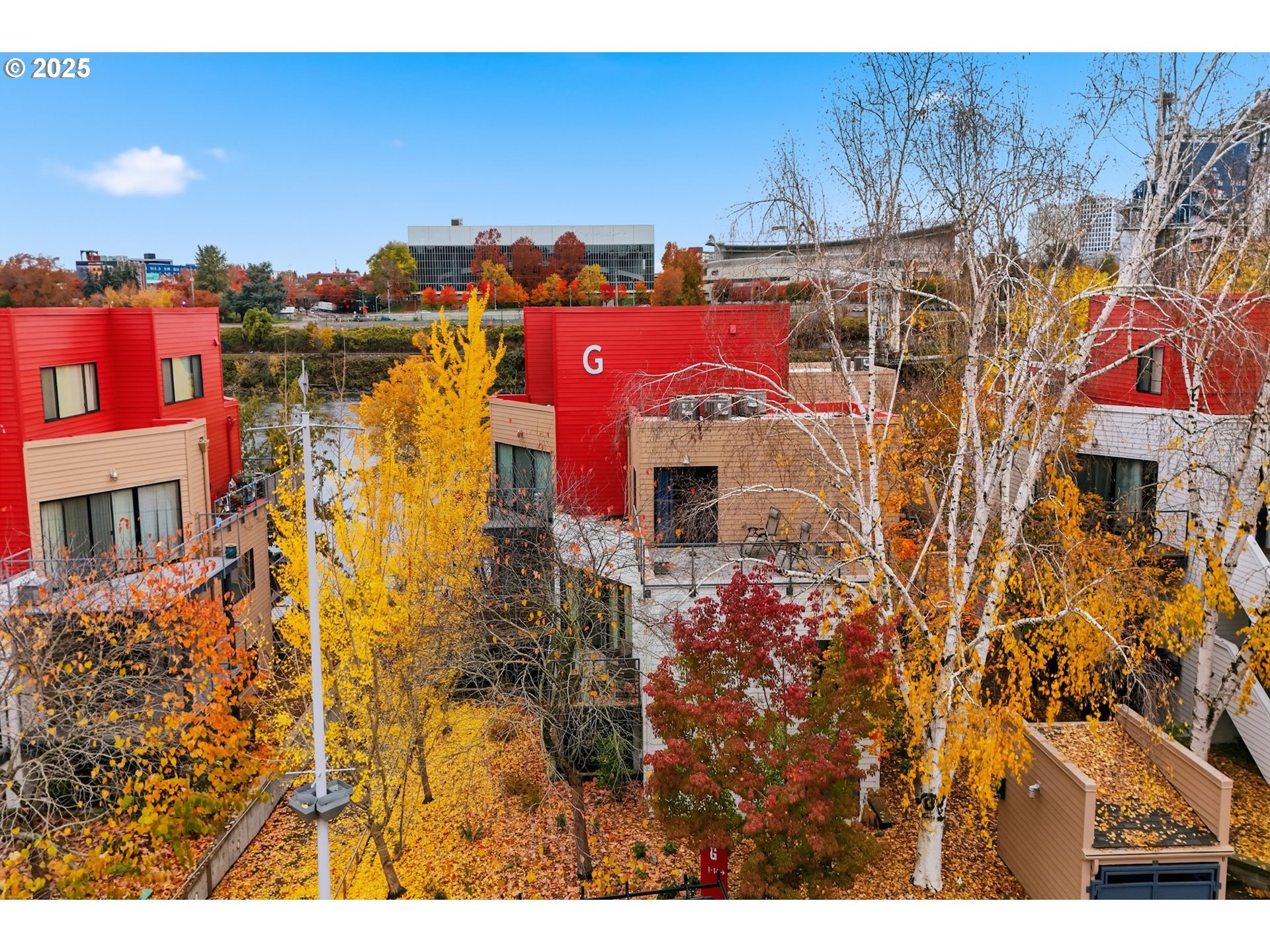 820 NW NAITO PKWY G11