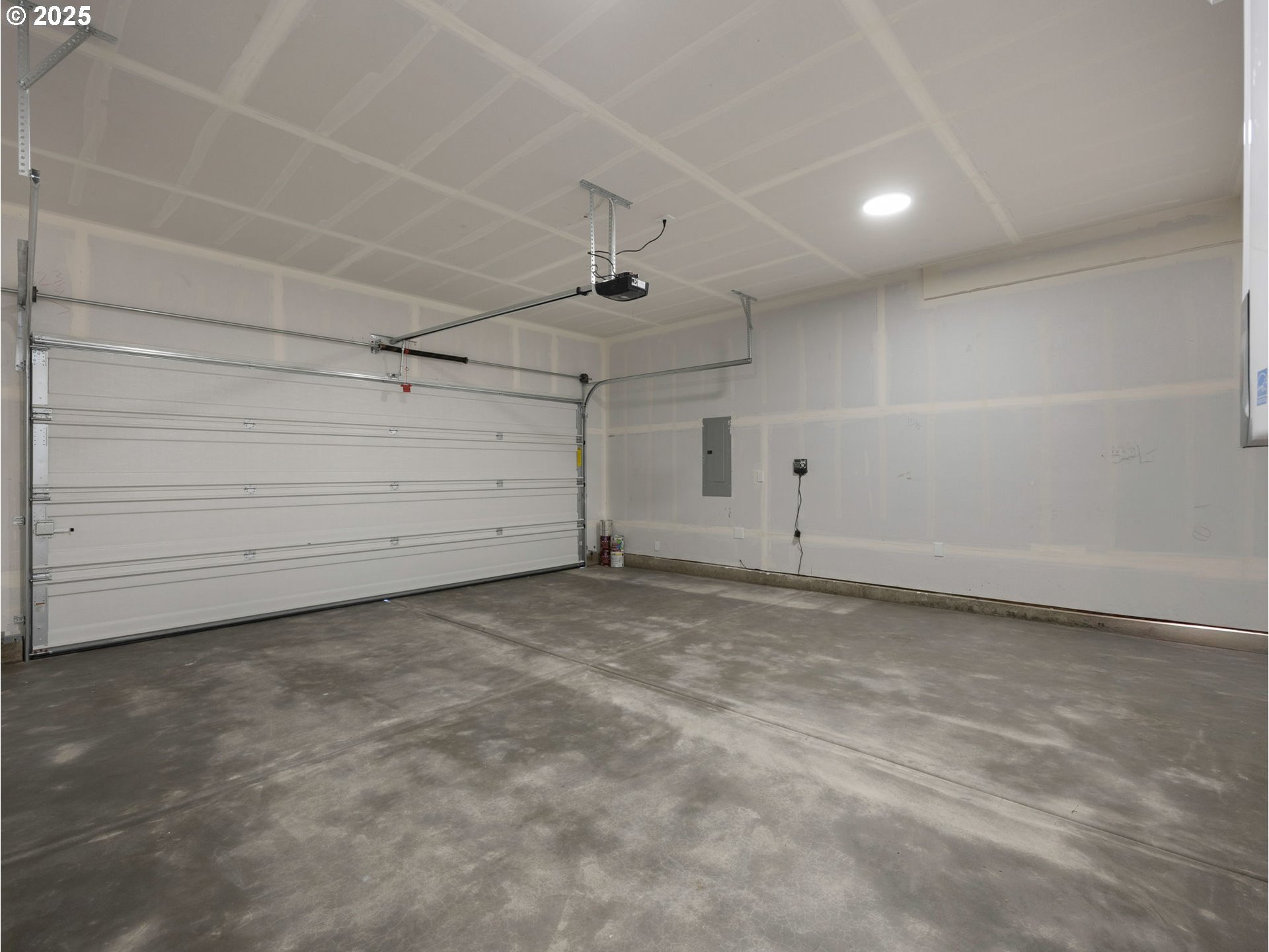 Molalla, Oregon 97038, United States, 3 Bedrooms Bedrooms, ,3 BathroomsBathrooms,Residential,Pending,13103