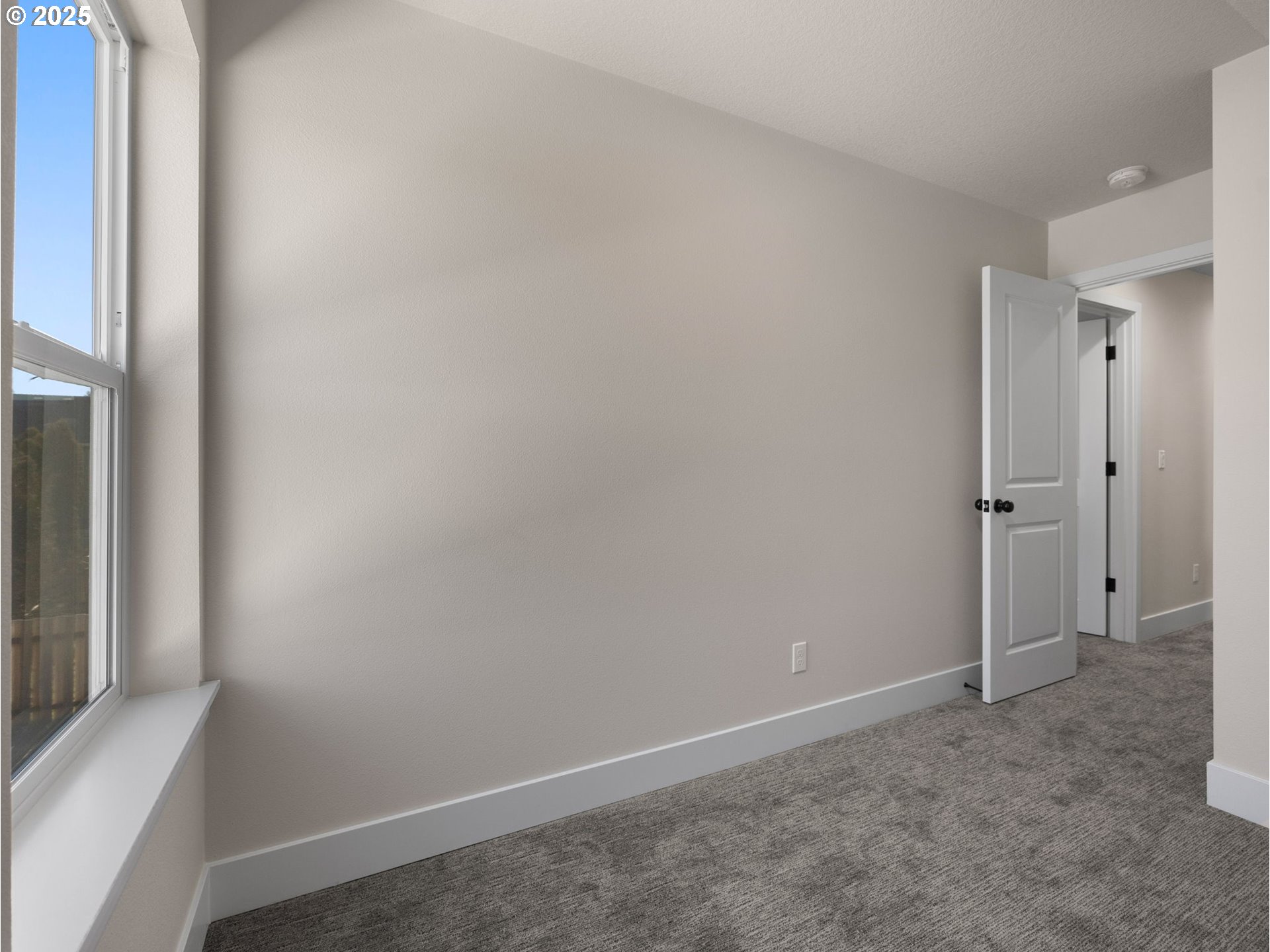 Molalla, Oregon 97038, United States, 3 Bedrooms Bedrooms, ,3 BathroomsBathrooms,Residential,Pending,13103