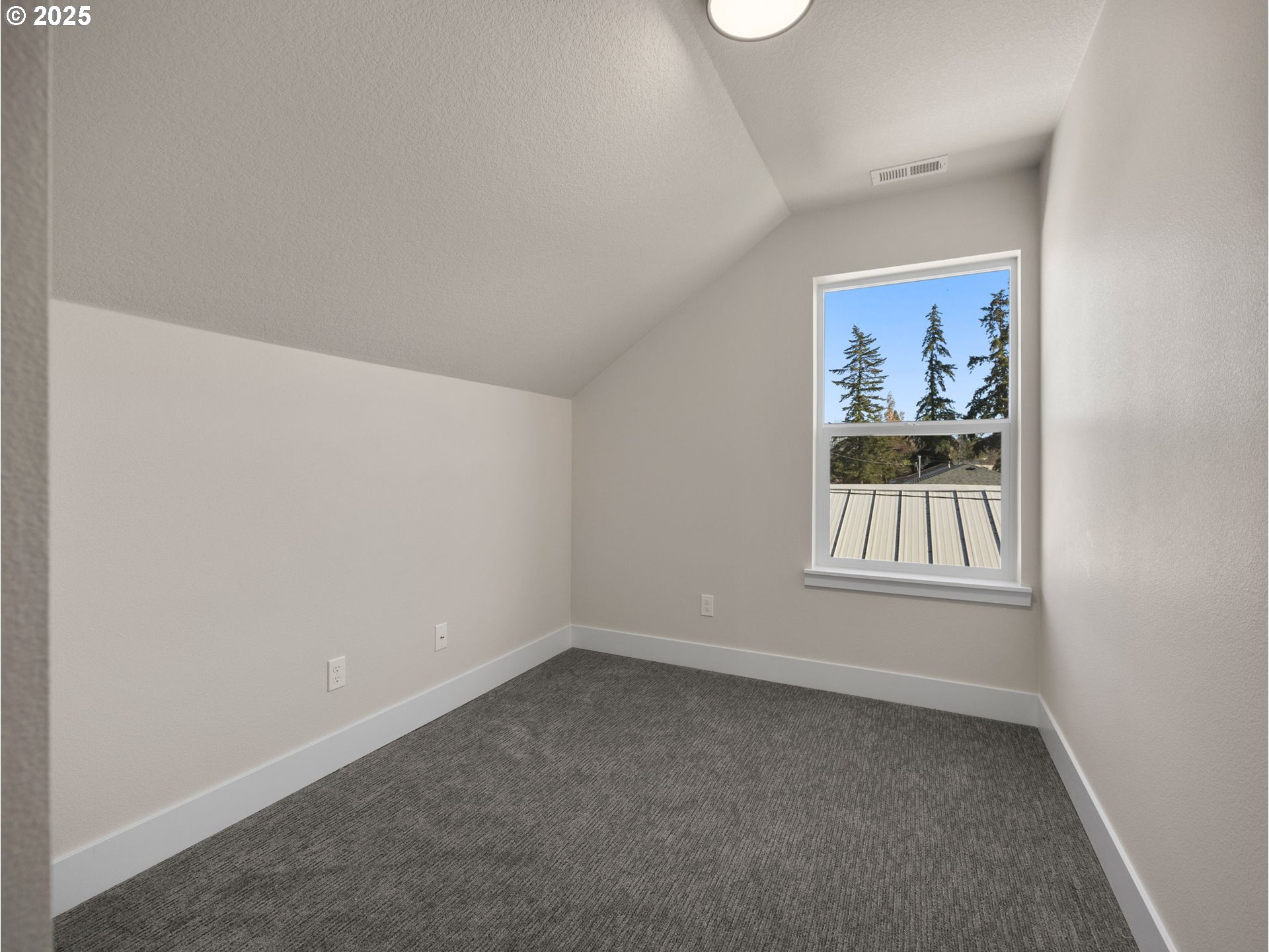 Molalla, Oregon 97038, United States, 3 Bedrooms Bedrooms, ,3 BathroomsBathrooms,Residential,Pending,13103