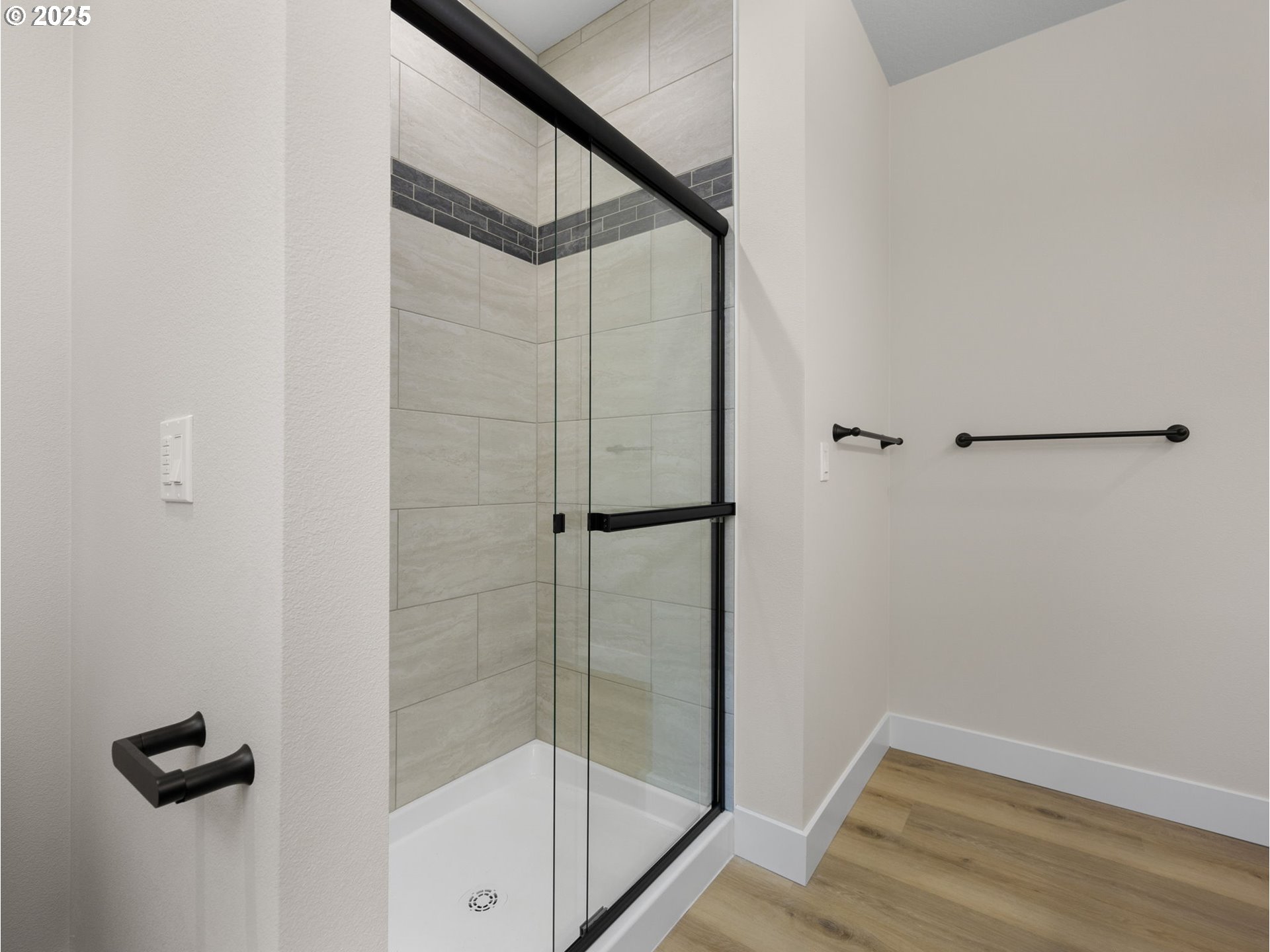 Molalla, Oregon 97038, United States, 3 Bedrooms Bedrooms, ,3 BathroomsBathrooms,Residential,Pending,13103