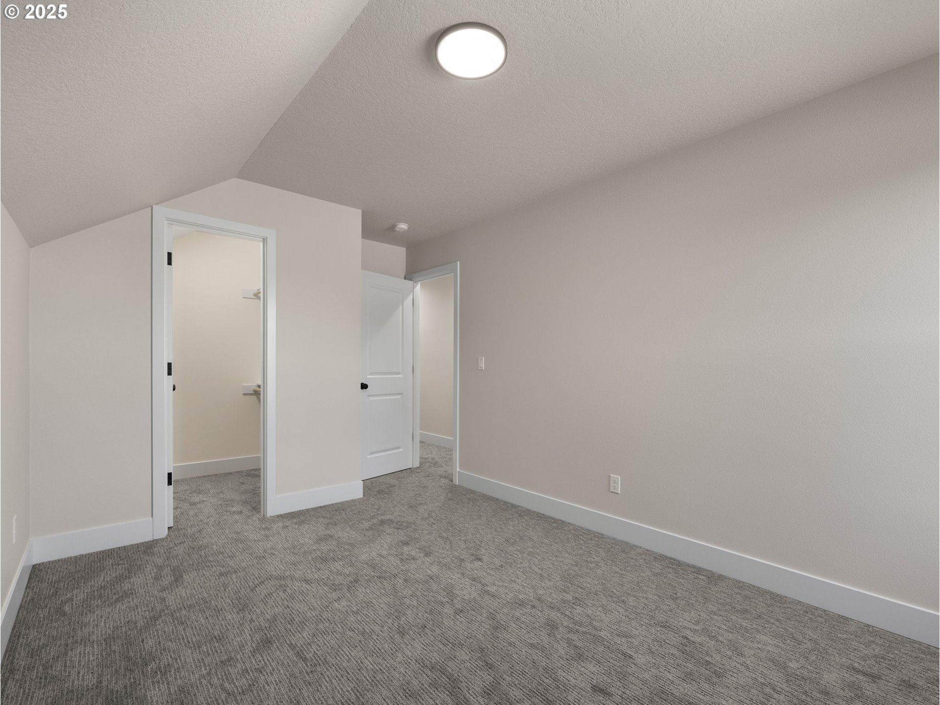 Molalla, Oregon 97038, United States, 3 Bedrooms Bedrooms, ,3 BathroomsBathrooms,Residential,Pending,13103