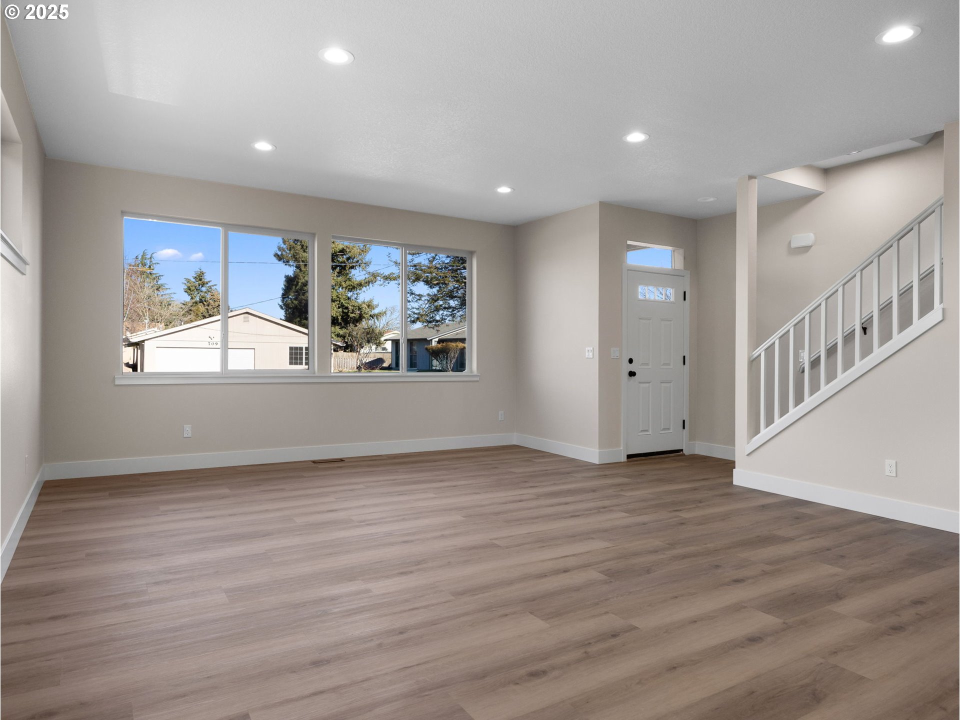 Molalla, Oregon 97038, United States, 3 Bedrooms Bedrooms, ,3 BathroomsBathrooms,Residential,Pending,13103