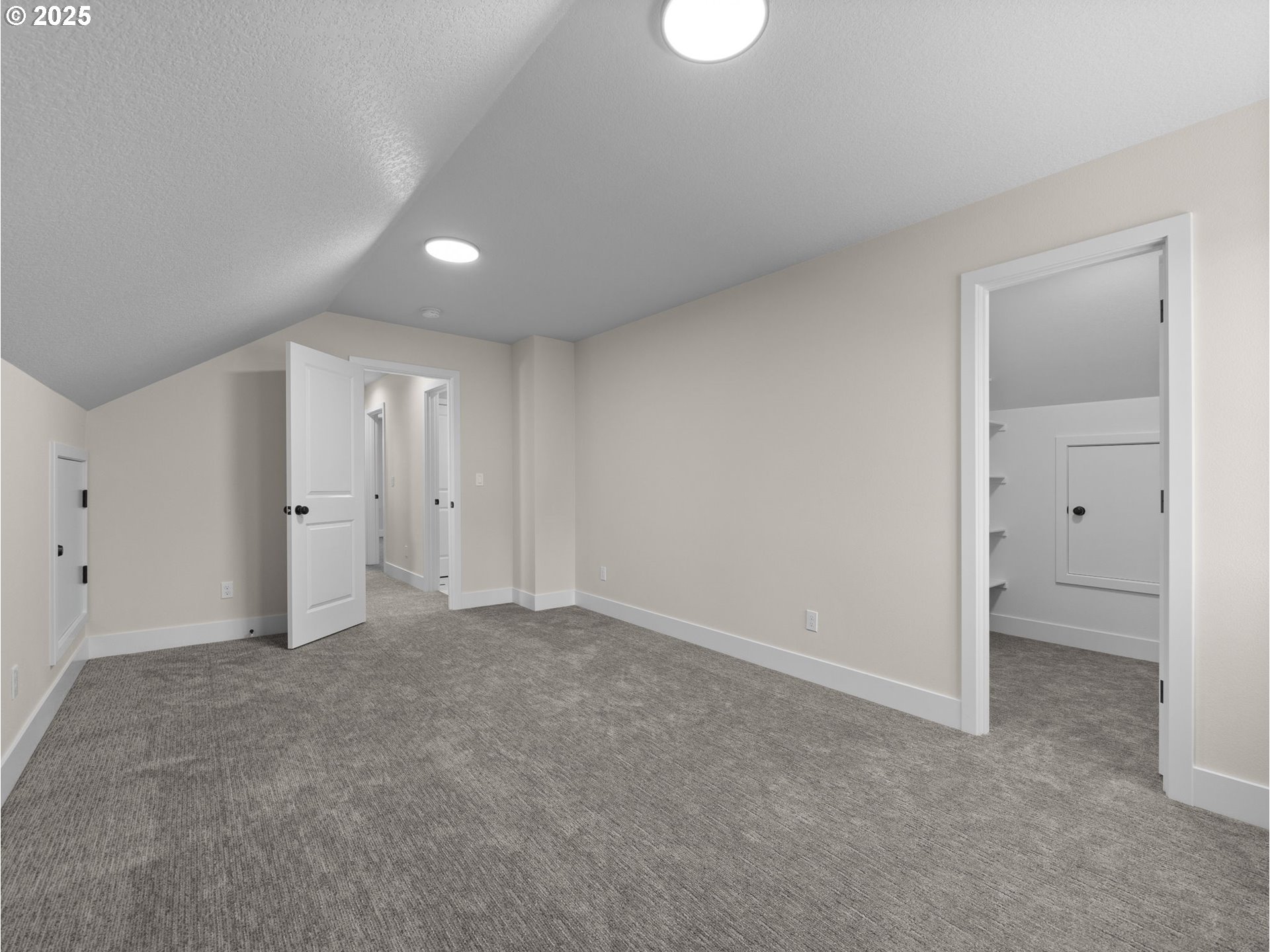 Molalla, Oregon 97038, United States, 3 Bedrooms Bedrooms, ,3 BathroomsBathrooms,Residential,Pending,13103