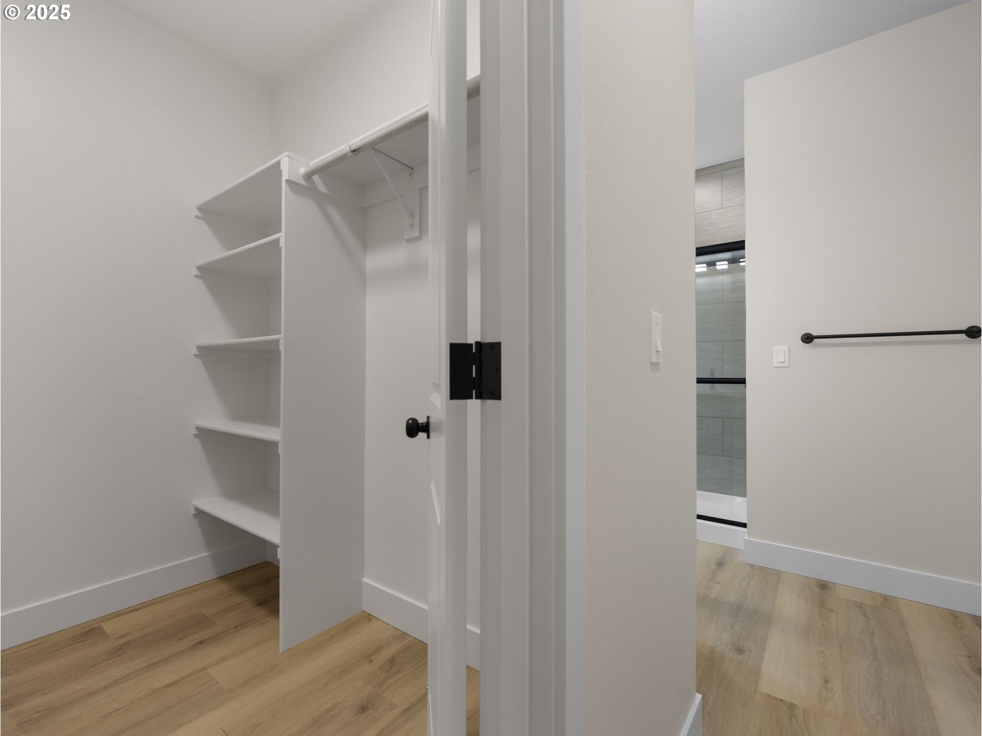 Molalla, Oregon 97038, United States, 3 Bedrooms Bedrooms, ,3 BathroomsBathrooms,Residential,Pending,13103