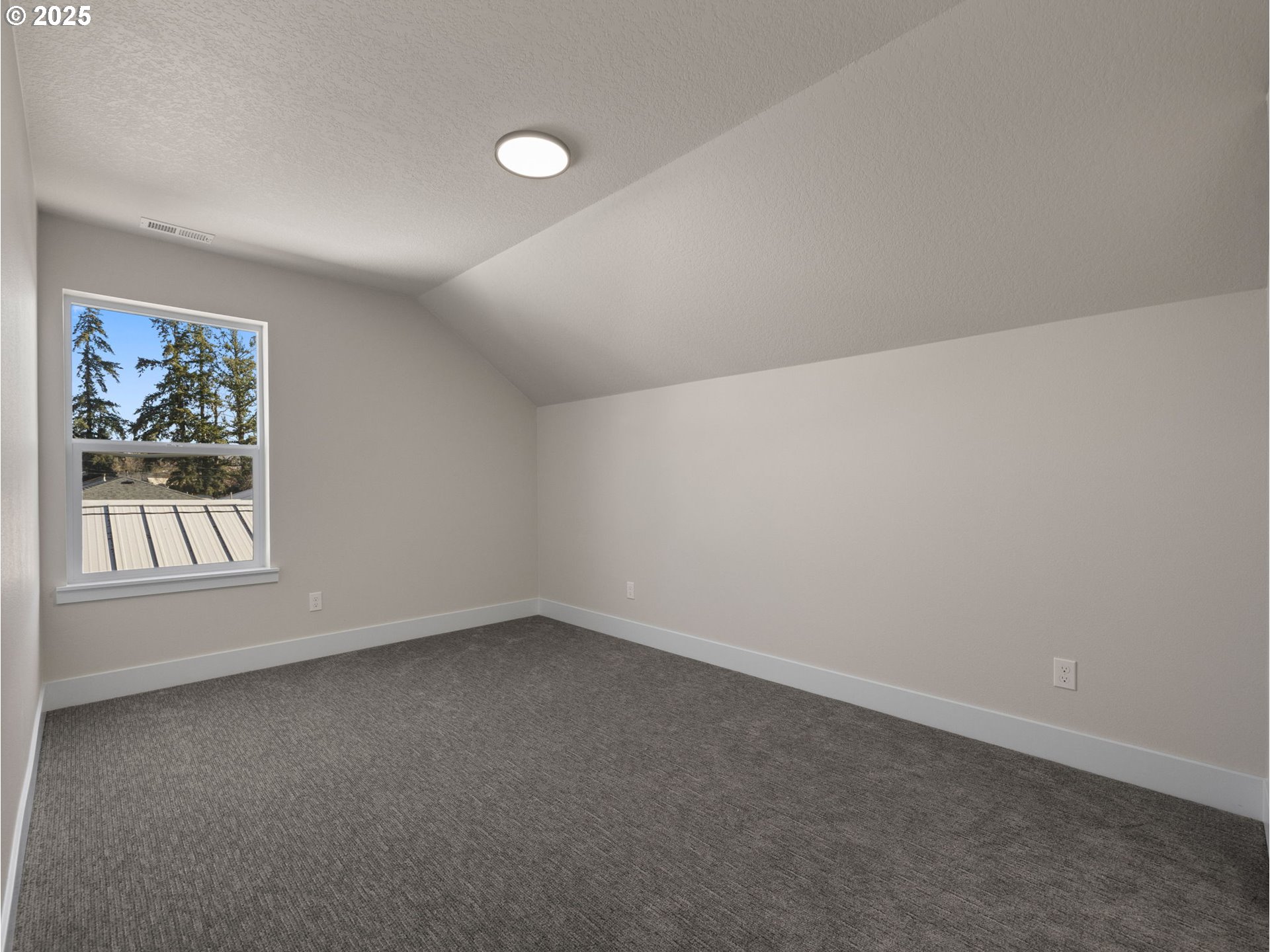 Molalla, Oregon 97038, United States, 3 Bedrooms Bedrooms, ,3 BathroomsBathrooms,Residential,Pending,13103