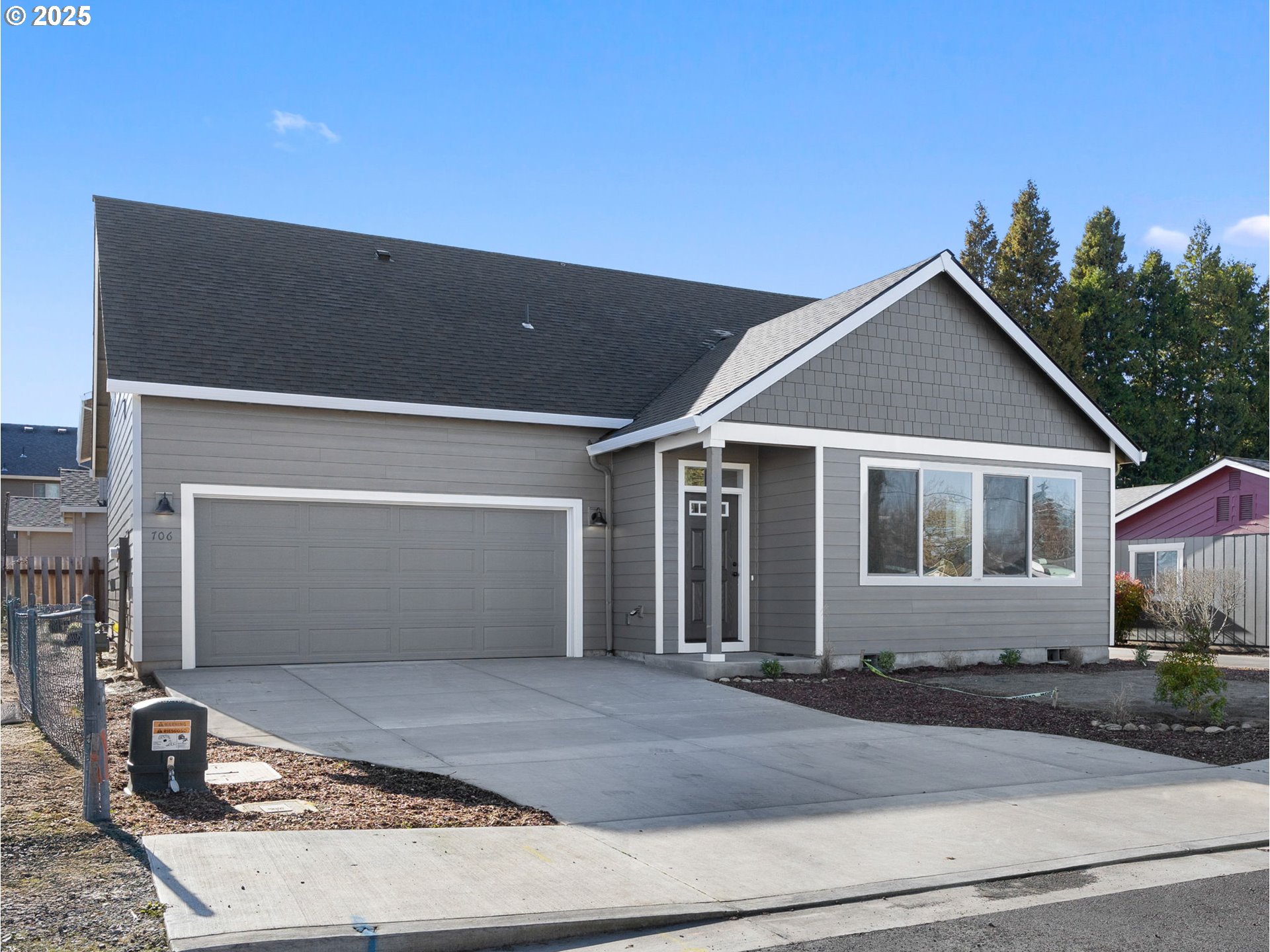 Molalla, Oregon 97038, United States, 3 Bedrooms Bedrooms, ,3 BathroomsBathrooms,Residential,Pending,13103