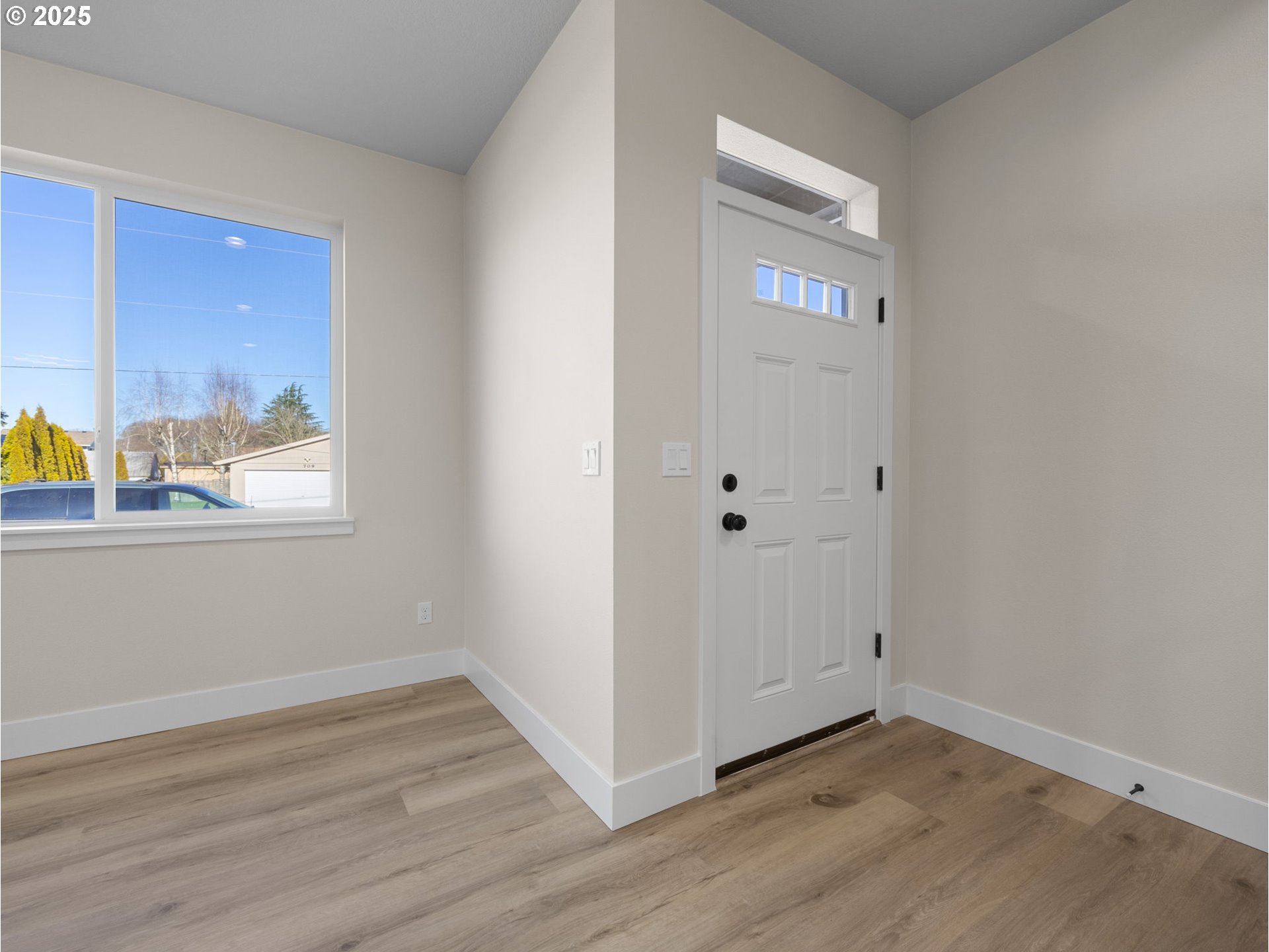 Molalla, Oregon 97038, United States, 3 Bedrooms Bedrooms, ,3 BathroomsBathrooms,Residential,Pending,13103