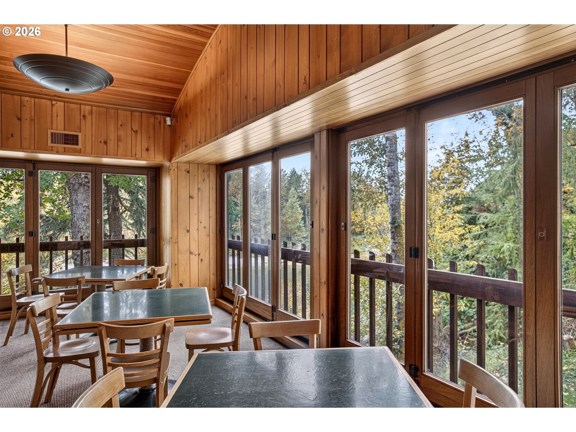 1325 E HIST COLUMBIA RIVER HWY