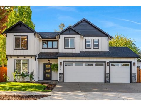 110 W OXFORD ST Newberg OR 97132