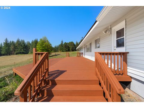 A home in Coquille