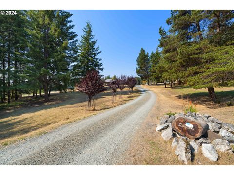 A home in Coquille