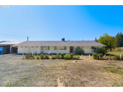 A home in Coquille