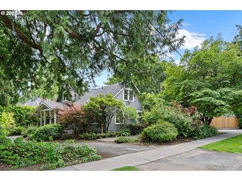 496 8TH ST Lake Oswego OR 97034