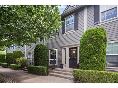 Photo of 6148 S Virginia Ave, Portland, OR 97239 (MLS # 353214027)