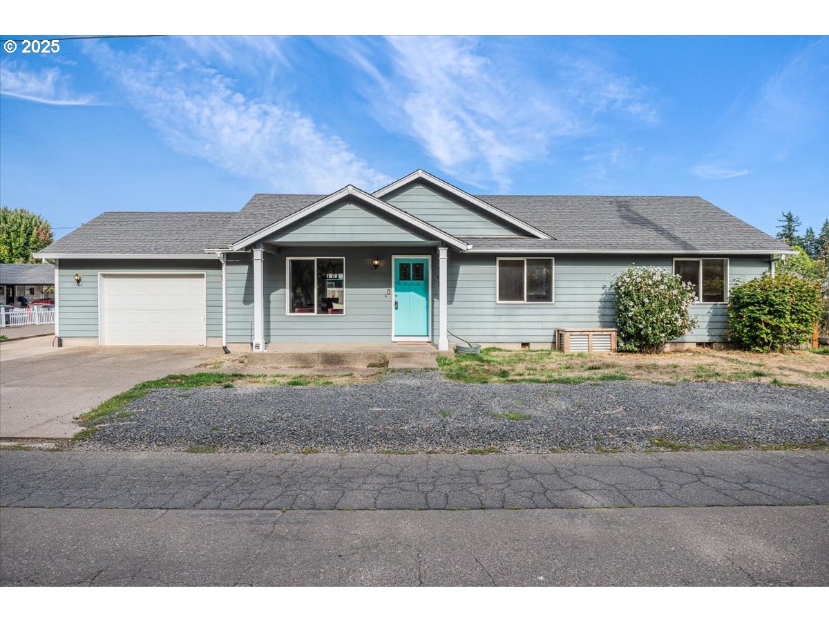 307 FLOWER LN