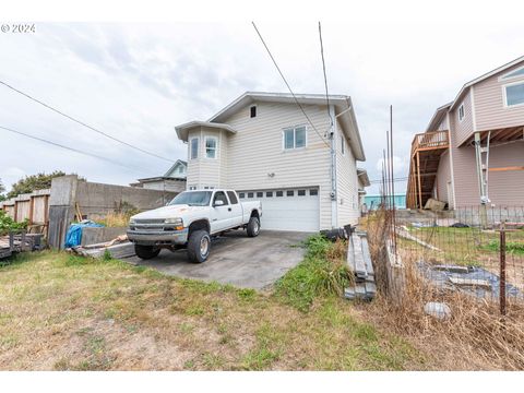 A home in Coos Bay