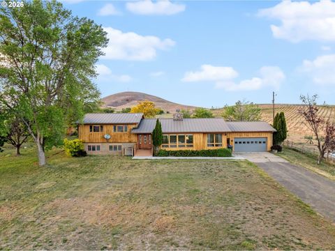 Photo of 35327 Whitnah Ln, Richland, OR 97870 (MLS # 260932915)
