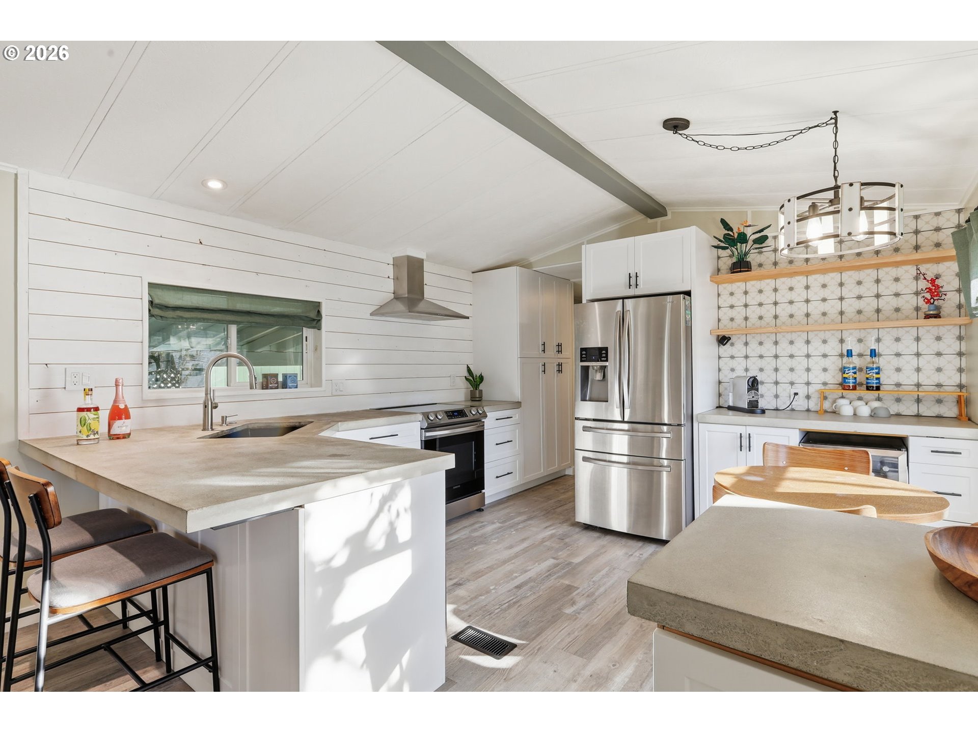 301 E COLUMBIA DR 62