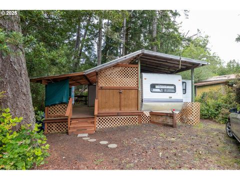 83 MANZANITA WAY Florence OR 97439