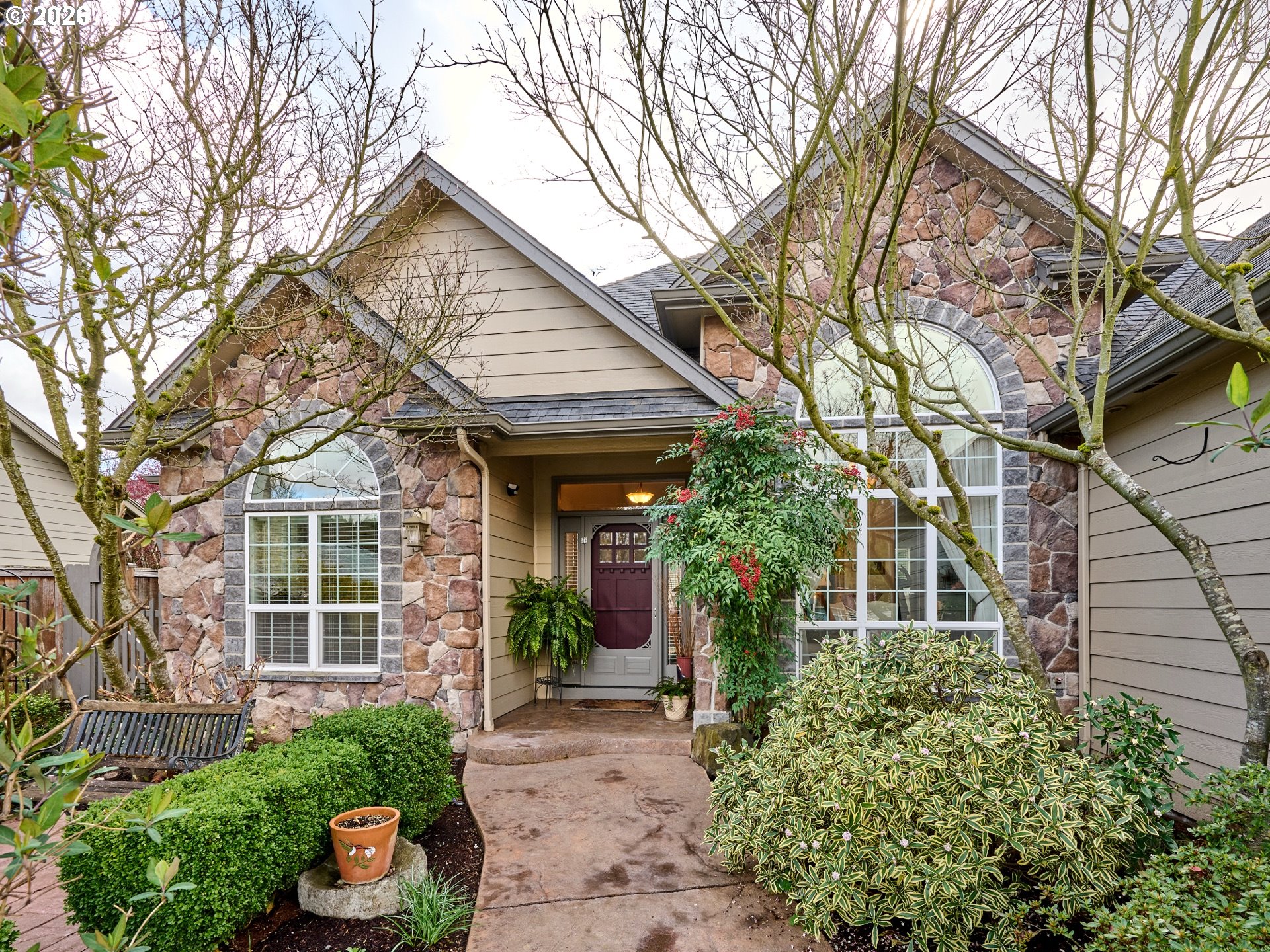 910 PIONEER DR