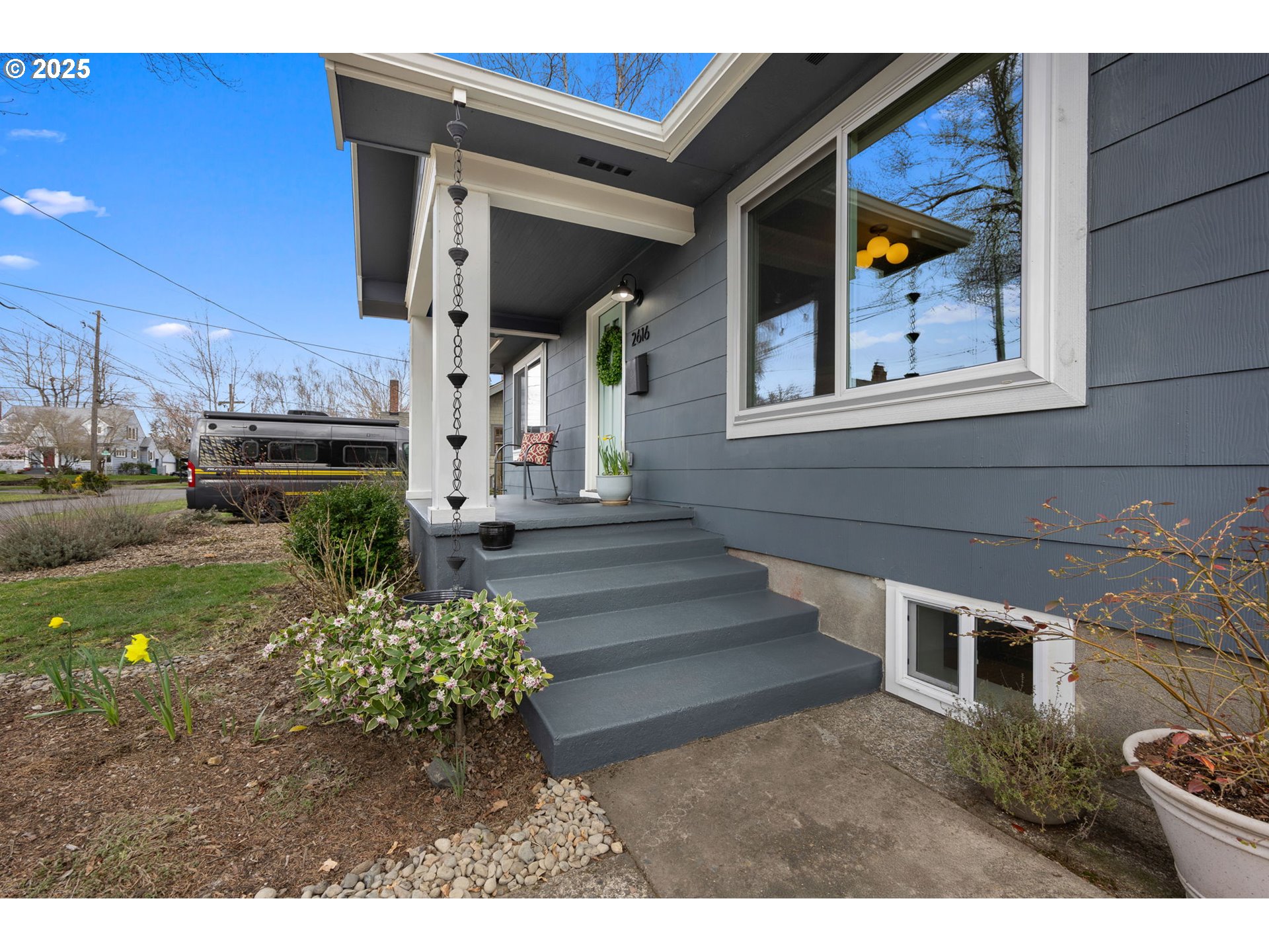 Portland, Oregon 97213, United States, 5 Bedrooms Bedrooms, ,3 BathroomsBathrooms,Residential,Pending,88480