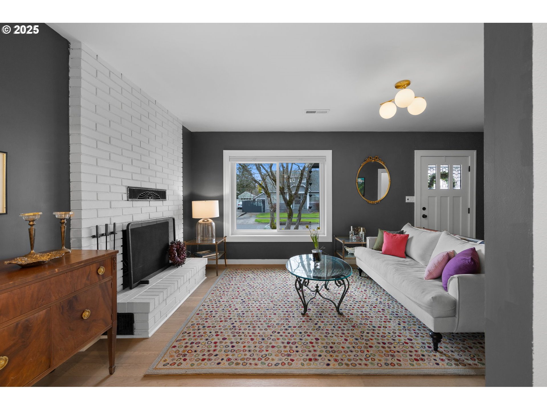 Portland, Oregon 97213, United States, 5 Bedrooms Bedrooms, ,3 BathroomsBathrooms,Residential,Pending,88480