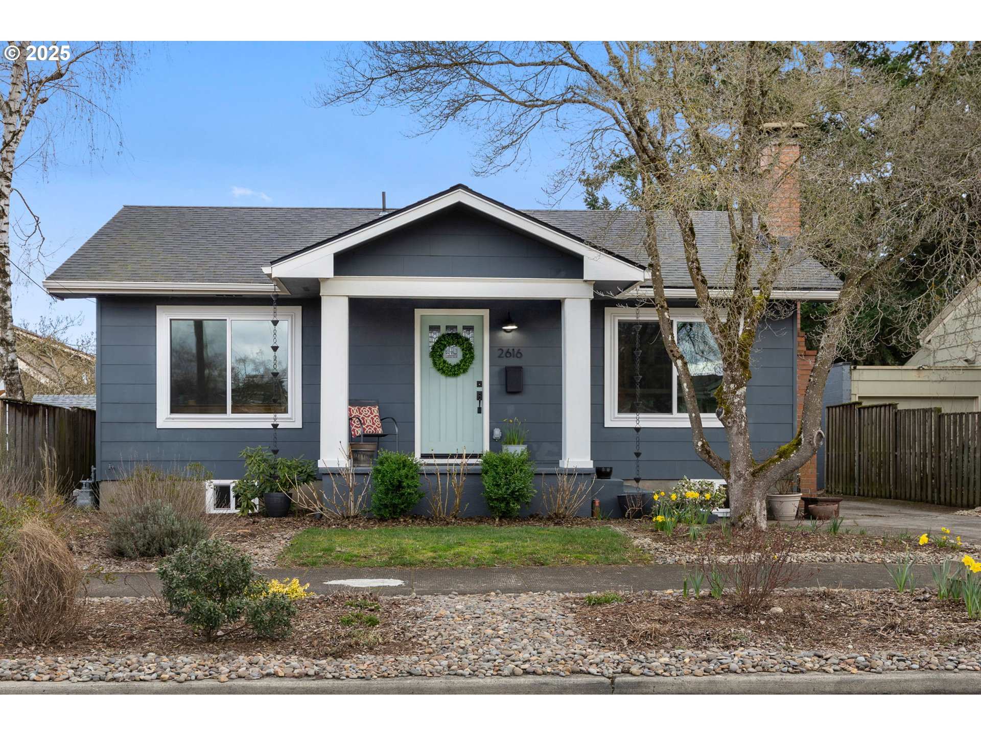 Portland, Oregon 97213, United States, 5 Bedrooms Bedrooms, ,3 BathroomsBathrooms,Residential,Pending,88480