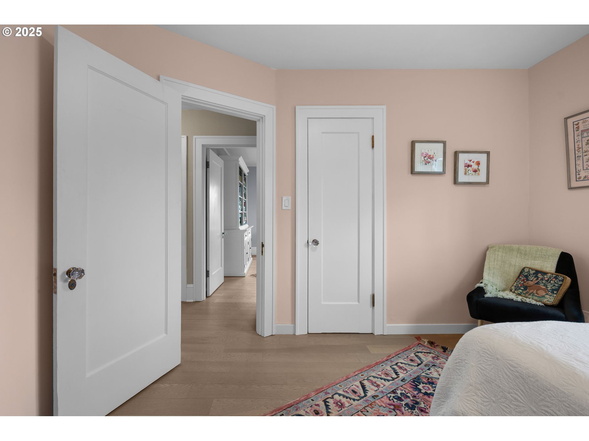 Portland, Oregon 97213, United States, 5 Bedrooms Bedrooms, ,3 BathroomsBathrooms,Residential,Pending,88480