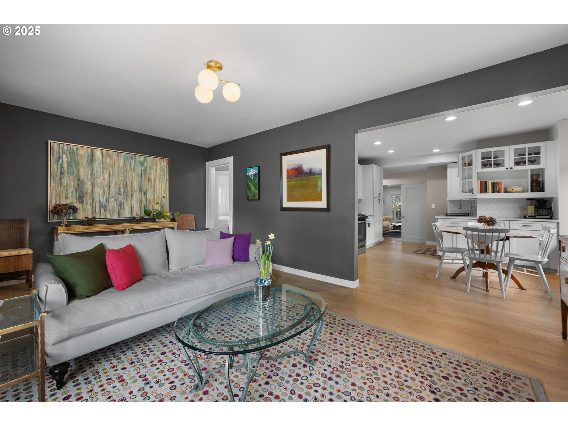 Portland, Oregon 97213, United States, 5 Bedrooms Bedrooms, ,3 BathroomsBathrooms,Residential,Pending,88480