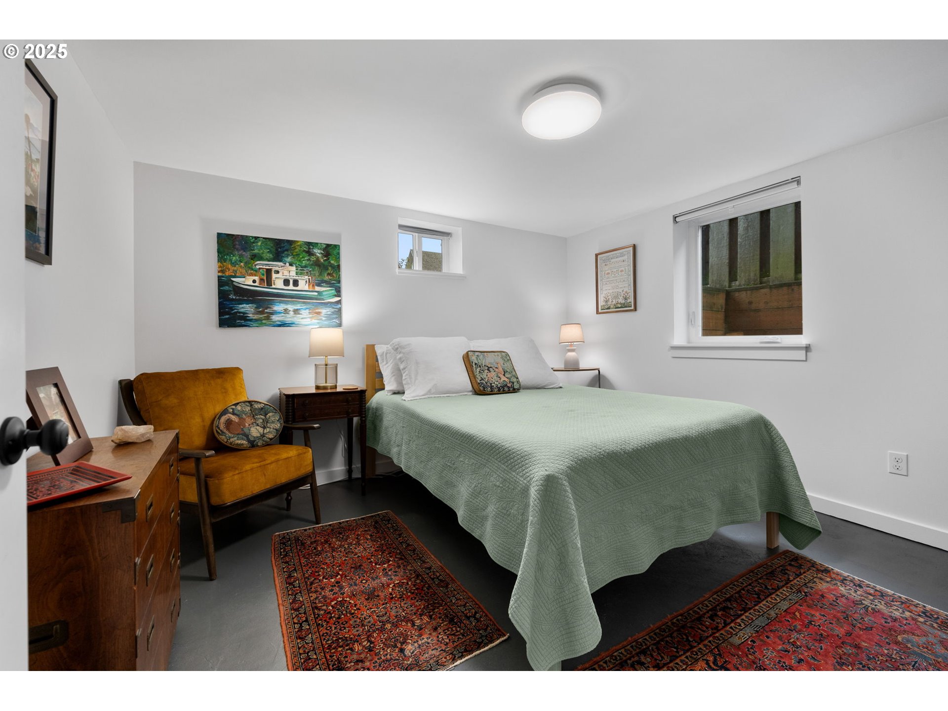 Portland, Oregon 97213, United States, 5 Bedrooms Bedrooms, ,3 BathroomsBathrooms,Residential,Pending,88480