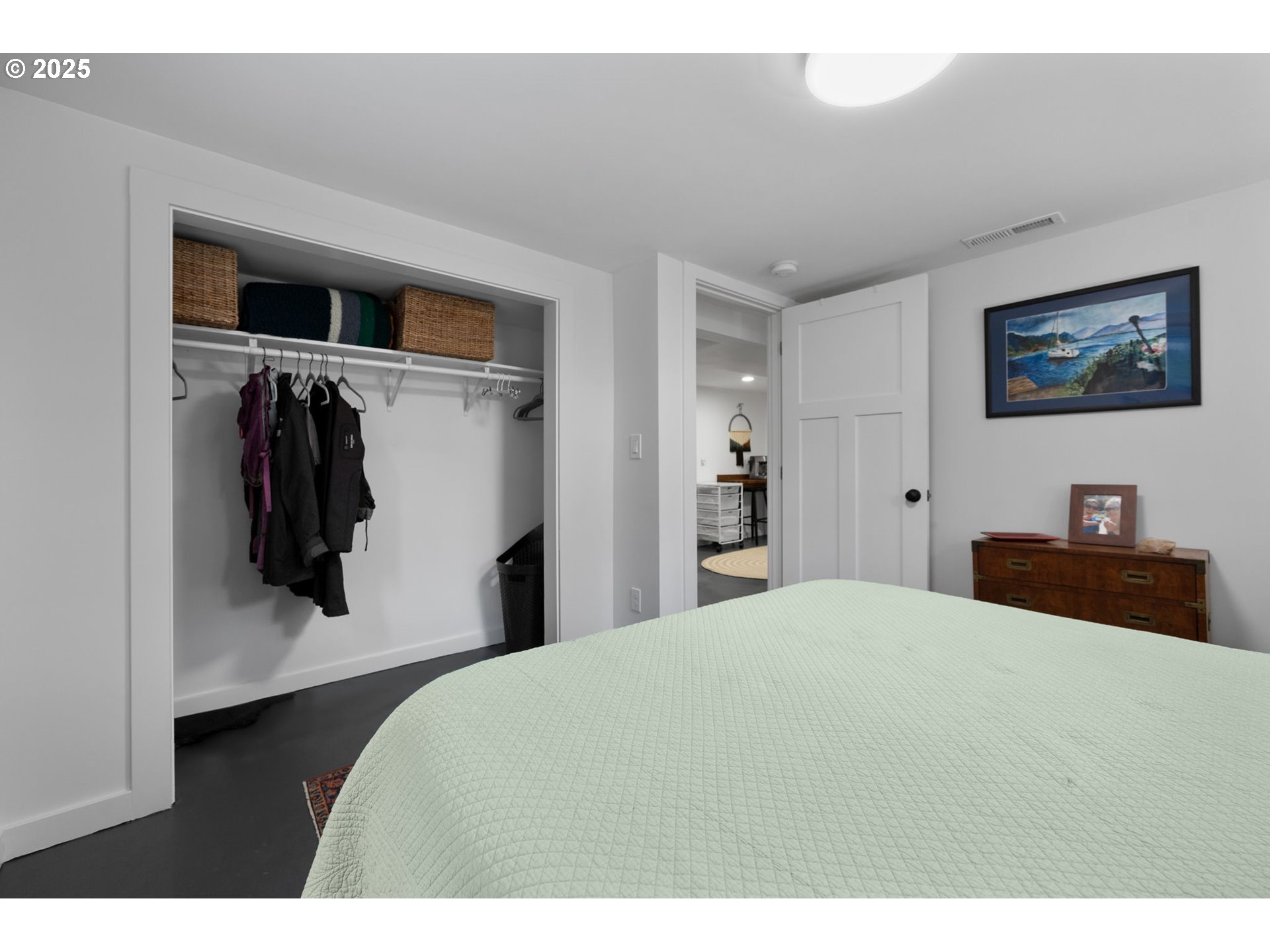 Portland, Oregon 97213, United States, 5 Bedrooms Bedrooms, ,3 BathroomsBathrooms,Residential,Pending,88480