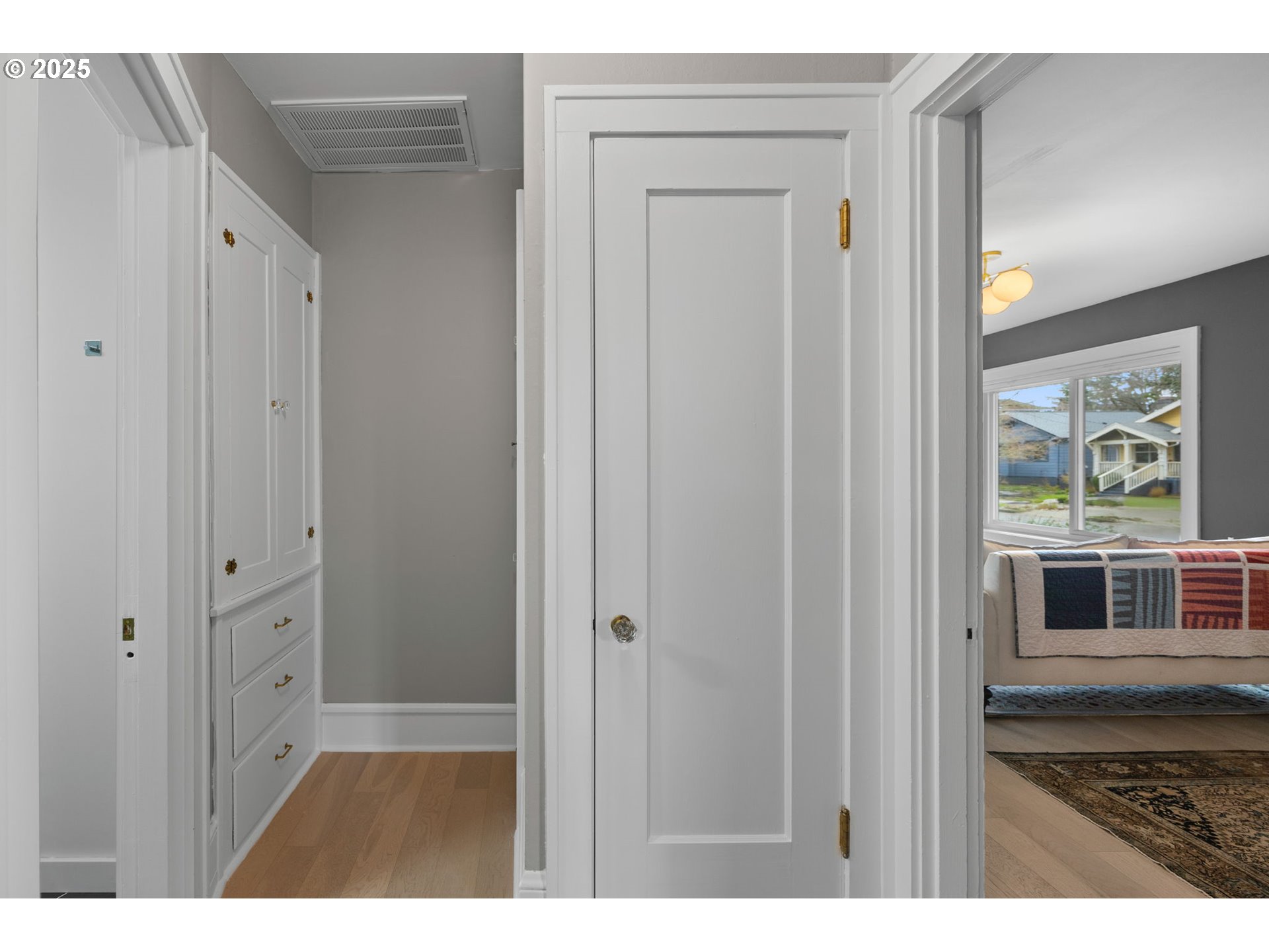 Portland, Oregon 97213, United States, 5 Bedrooms Bedrooms, ,3 BathroomsBathrooms,Residential,Pending,88480