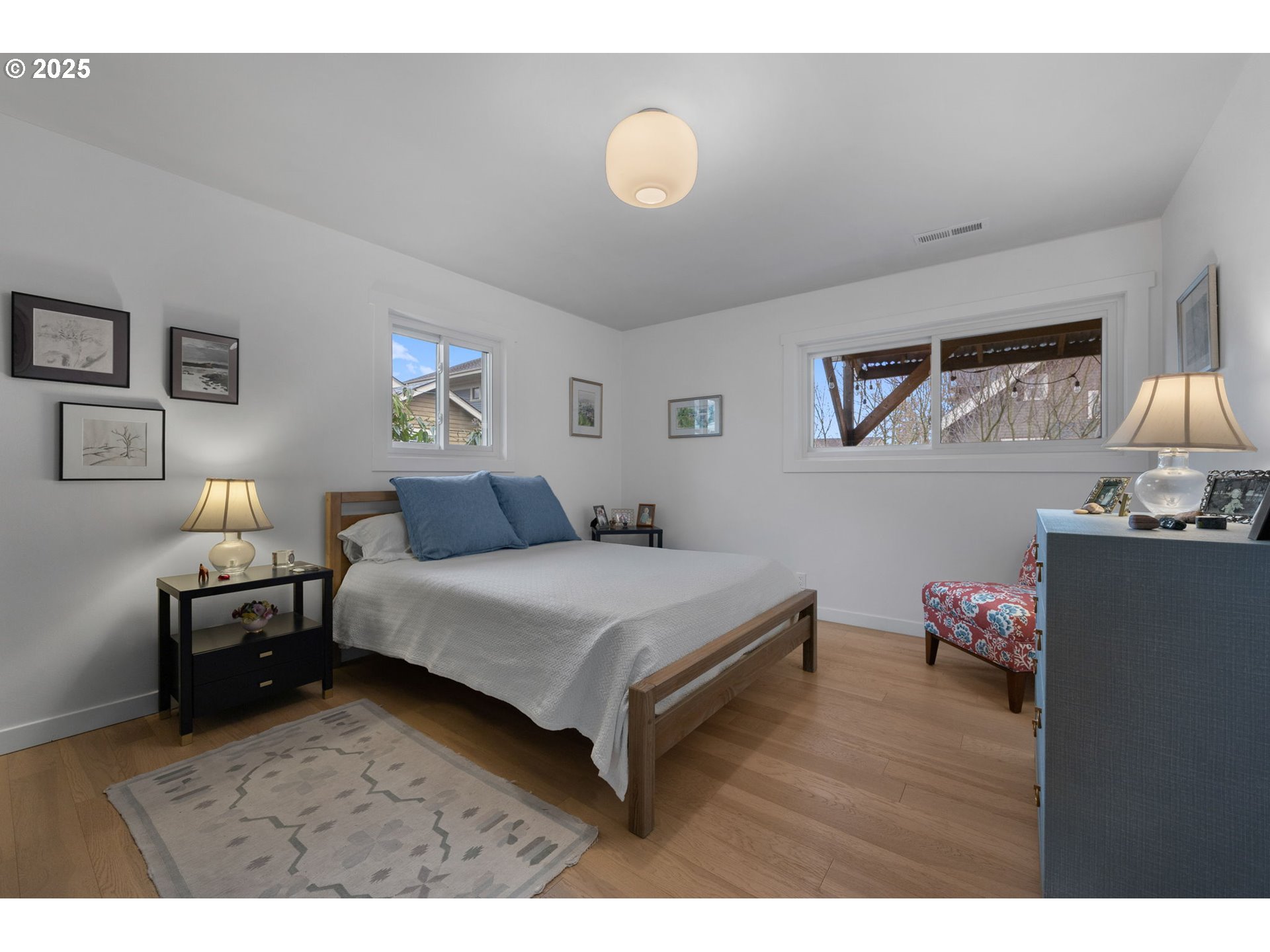 Portland, Oregon 97213, United States, 5 Bedrooms Bedrooms, ,3 BathroomsBathrooms,Residential,Pending,88480