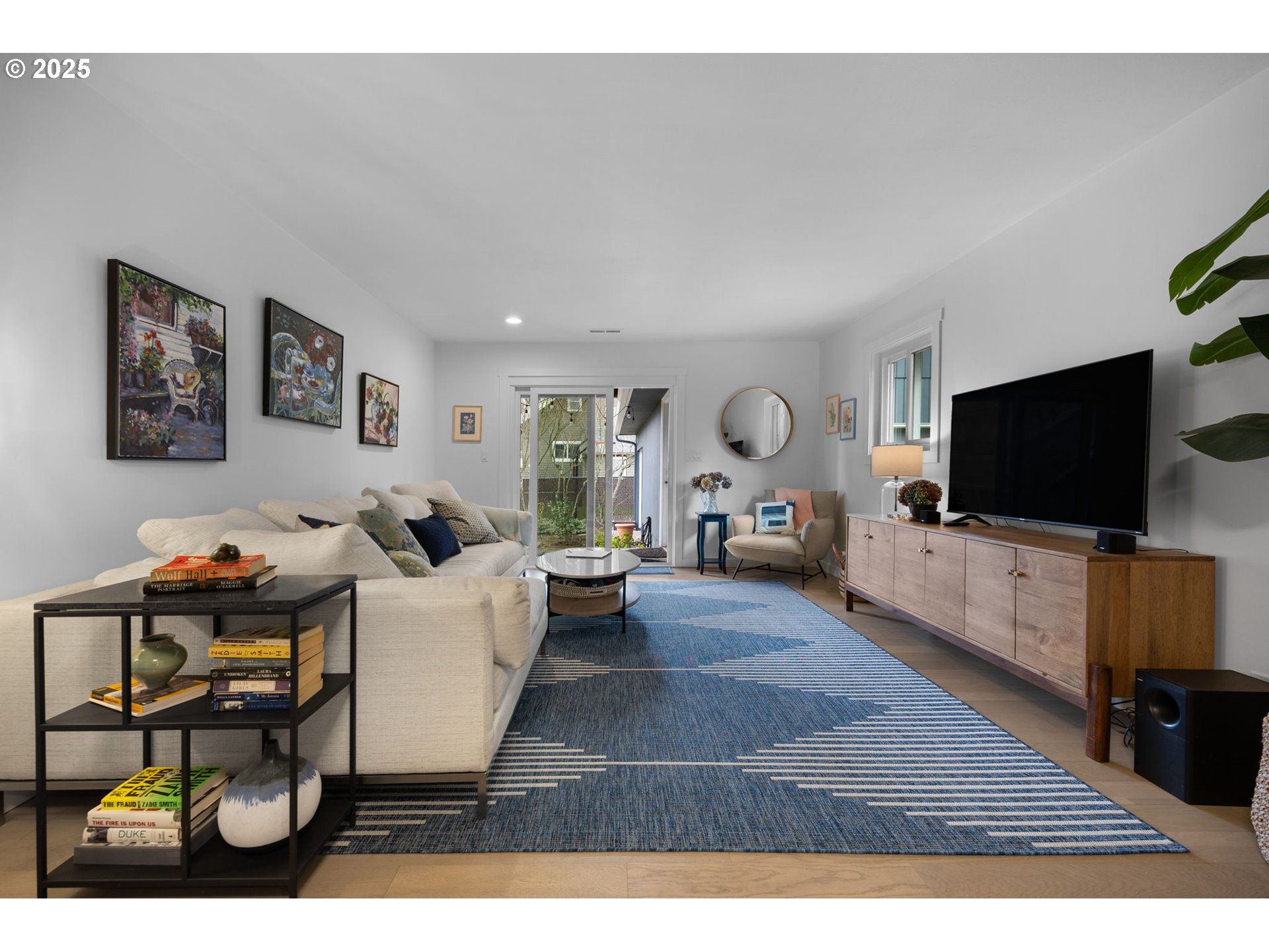 Portland, Oregon 97213, United States, 5 Bedrooms Bedrooms, ,3 BathroomsBathrooms,Residential,Pending,88480