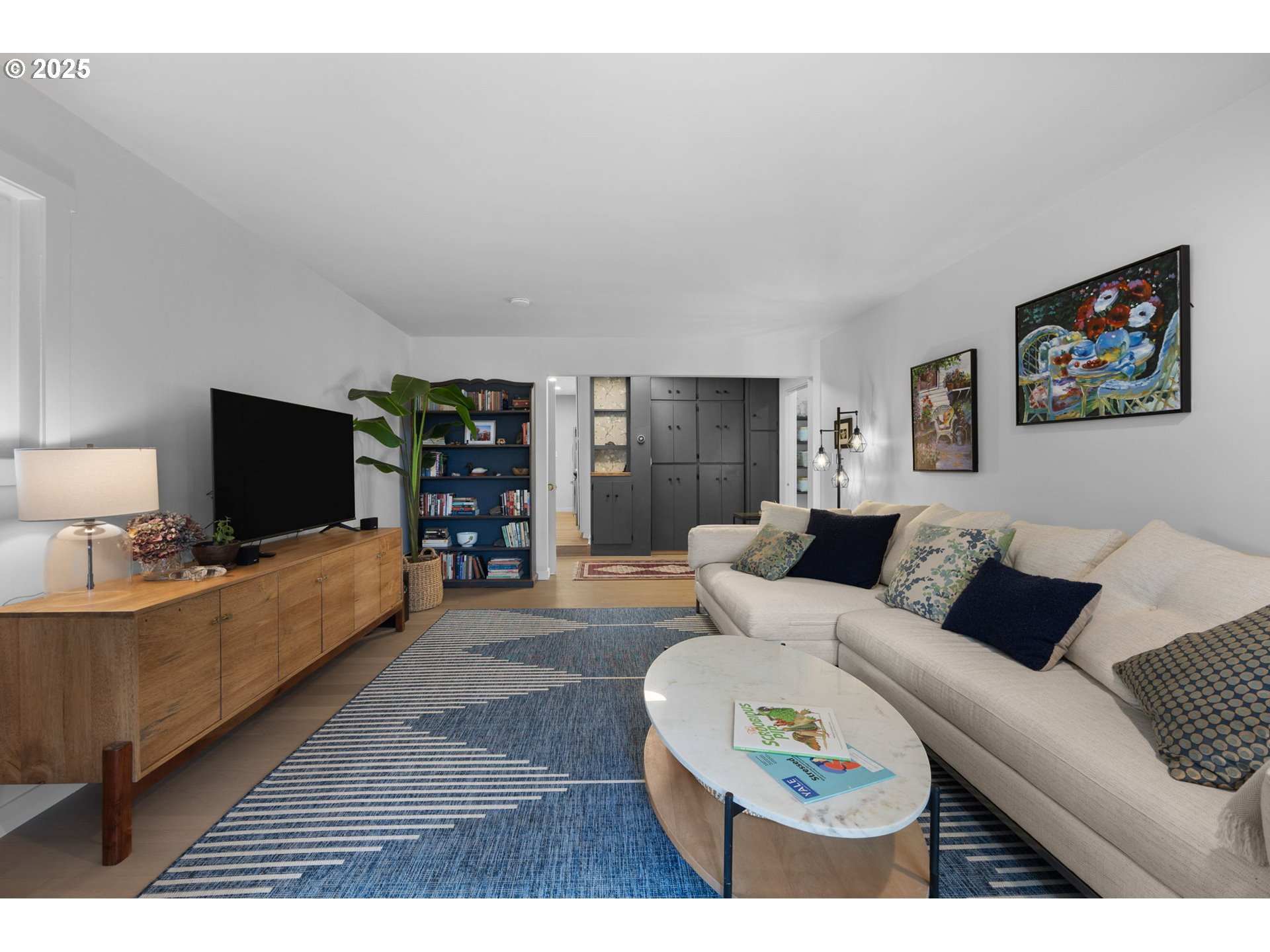 Portland, Oregon 97213, United States, 5 Bedrooms Bedrooms, ,3 BathroomsBathrooms,Residential,Pending,88480