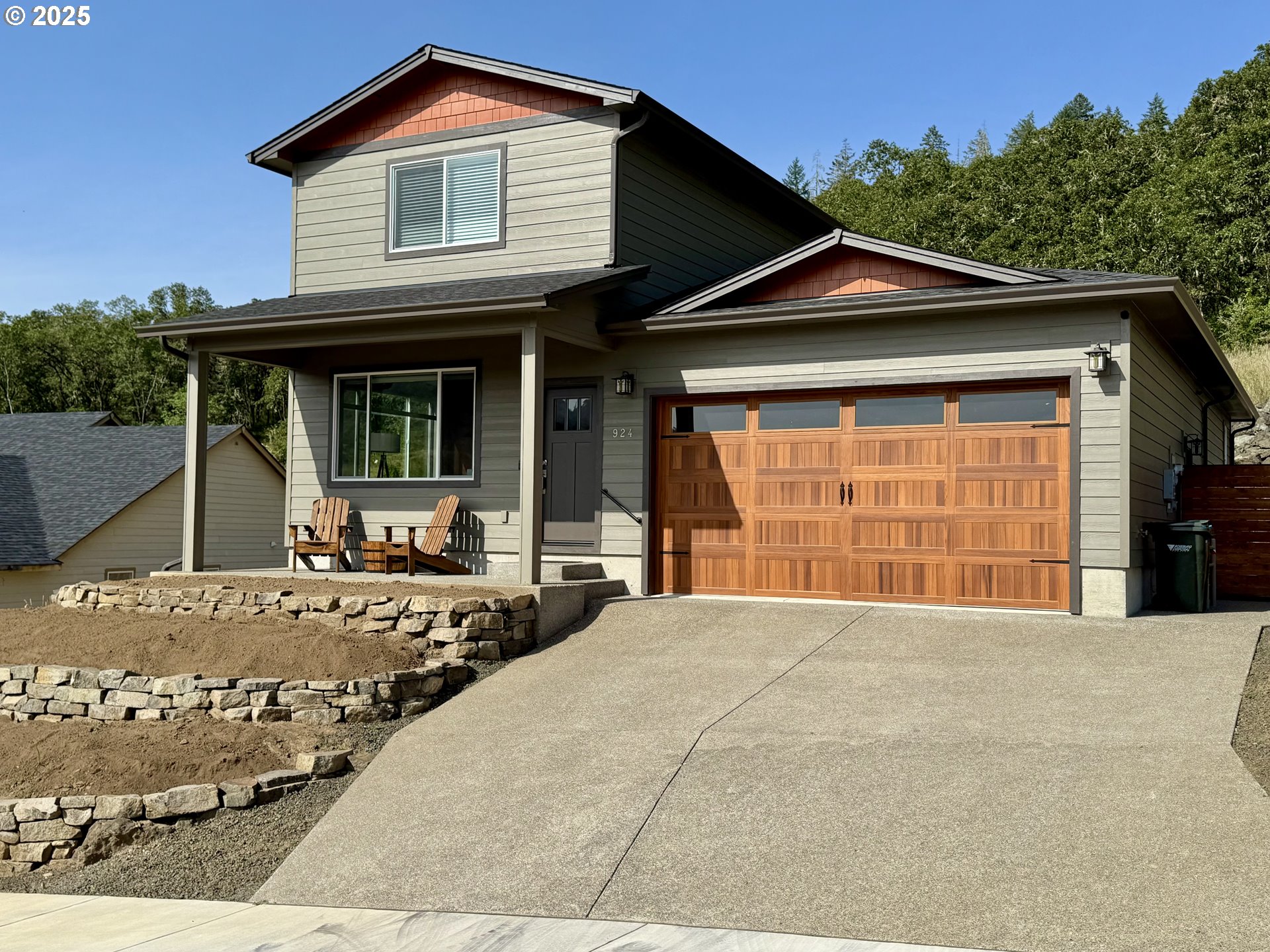 924 SE GOLDEN EAGLE AVE