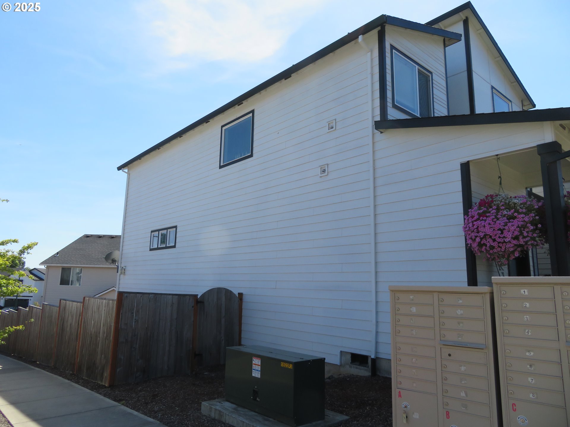 1598 19TH AVE