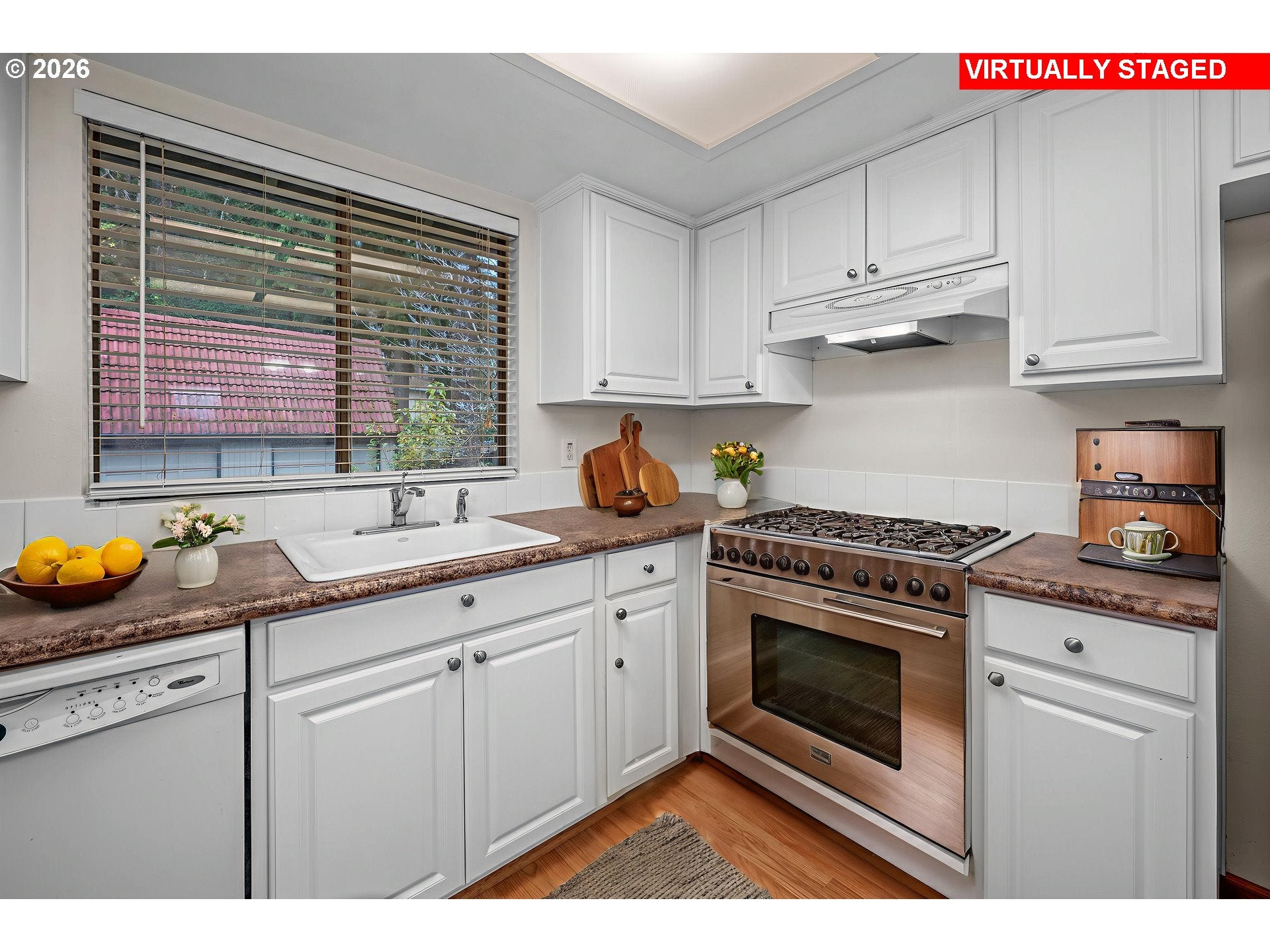 2802 Tree Top LN