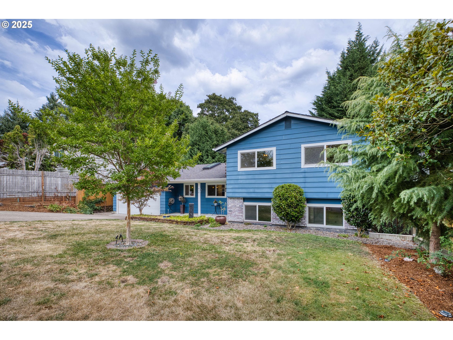 414 SW FRENWOOD WAY