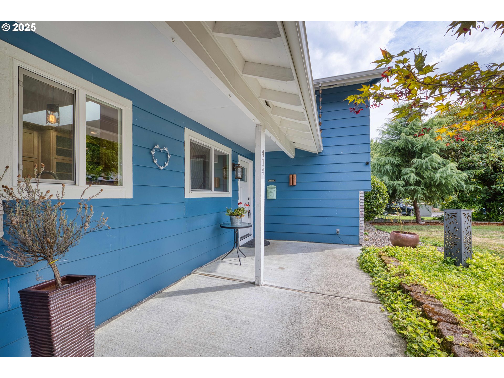 414 SW FRENWOOD WAY