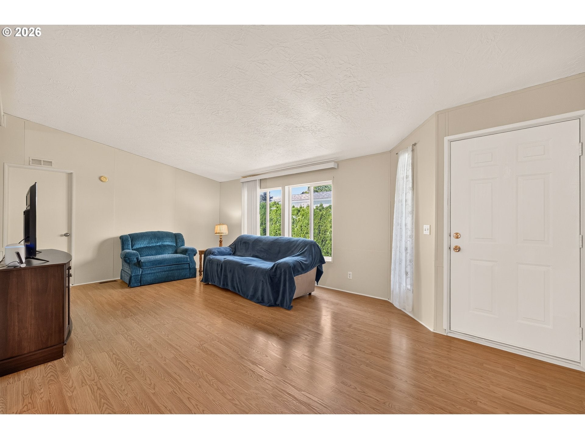 301 E COLUMBIA 75
