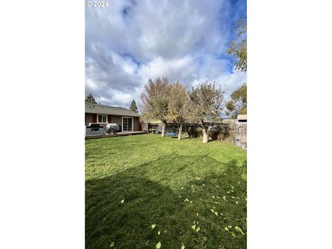 A home in Baker City