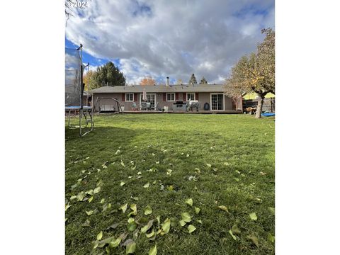 A home in Baker City