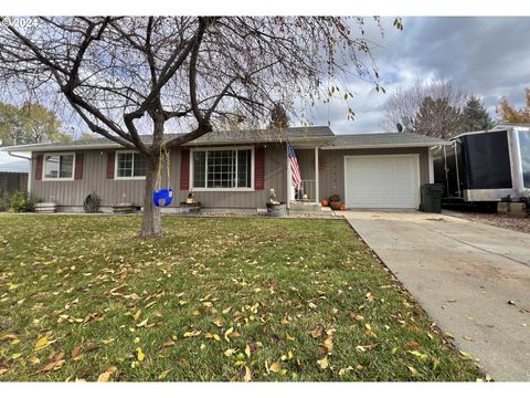 A home in Baker City