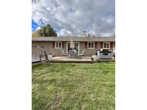 A home in Baker City